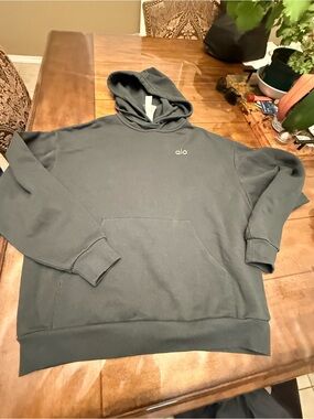 ALO Yoga Men’s Hoodie - Charcoal Gray